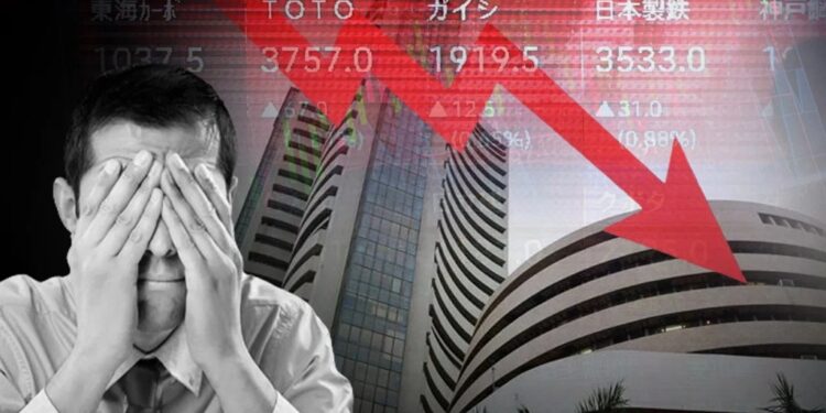 बाजार खुलते ही निवेशकों के ₹5 लाख करोड़ स्वाहा, सेंसेक्स 900 और निफ्टी 264 अंक टूटे……….