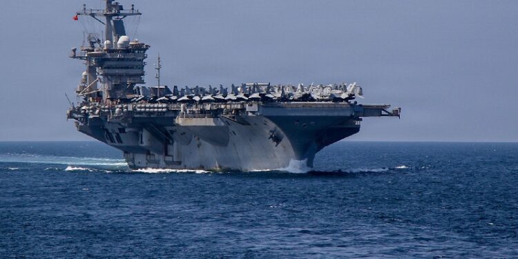 अमेरिकी युद्धपोत USS अब्राहम लिंकन पर ईरान का हमला?