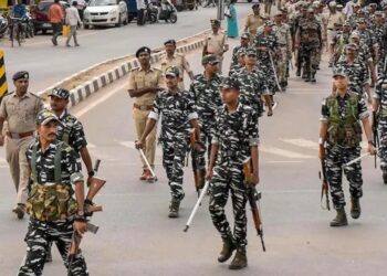 चुनाव पश्चिम बंगाल में पर अलर्ट बिहार में…………….