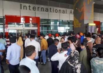 दिल्ली एयरपोर्ट पर ईरान-इजरायल युद्ध का असर, दुबई जाने वाली तमाम उड़ानें रद्द, यात्री परेशान