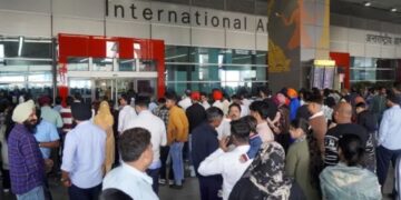 दिल्ली एयरपोर्ट पर ईरान-इजरायल युद्ध का असर, दुबई जाने वाली तमाम उड़ानें रद्द, यात्री परेशान