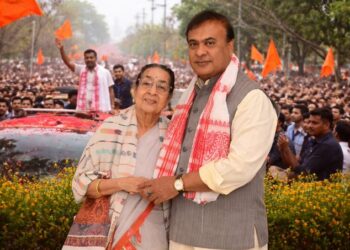 असम सीएम हिमंत बिस्वा सरमा ने नॉमिनेशन भरा, माँ से लिया आशीर्वाद ,पत्नी-बेटे साथ किया रोड शो…………..