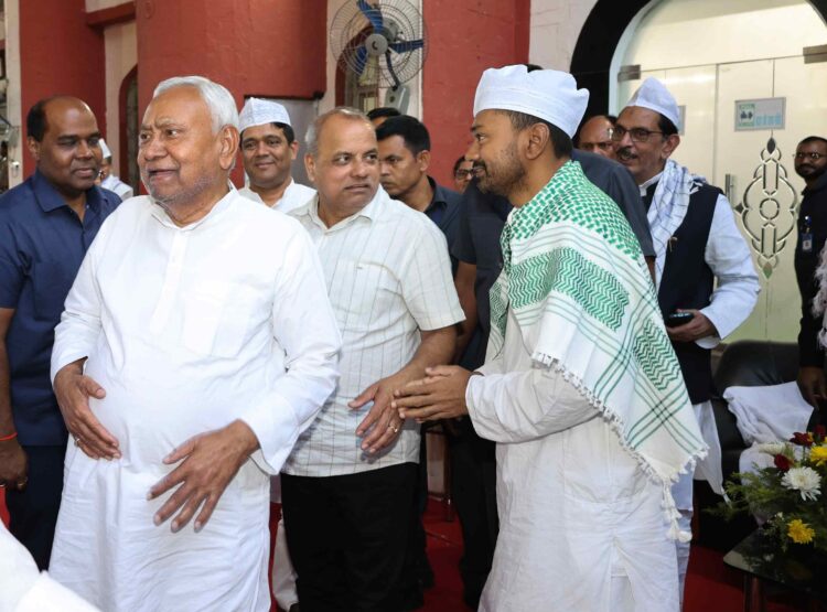 नीतीश की स्टाइल को कॉपी कर रहे निशांत………………