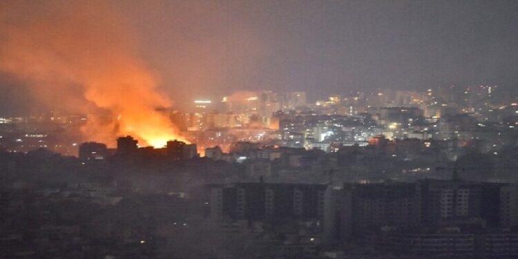 पश्चिम एशिया में युद्ध की आग: भारत समेत वैश्विक बाजार पर कैसा होगा असर?