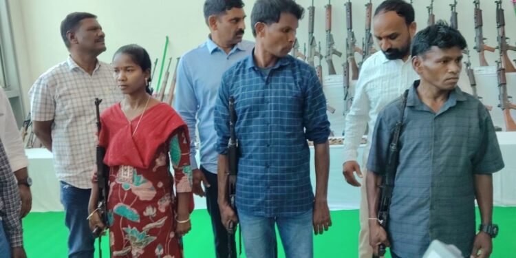 छत्तीसगढ़ में 108 नक्सलियों का सरेंडर; सुरक्षा बलों को बड़ी सफलता