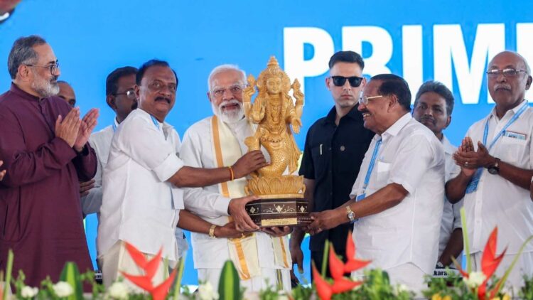 प्रधानमंत्री मोदी केरल और तमिलनाडु की यात्रा पर, 15000 करोड़ रुपये की कई विकास परियोजनाओं का लोकार्पण और शिलानयास किया