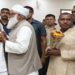 टोपी से इनकार और गमछा स्वीकार, बीजेपी के सीएम हैं, बाहरी नहीं………………