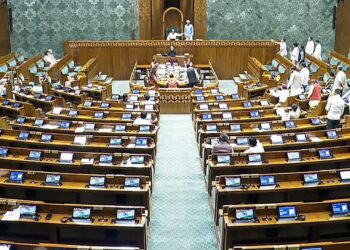 लोकसभा में गिरा महिला आरक्षण बिल ,चाहिए थे 352 वोट मिले 298,