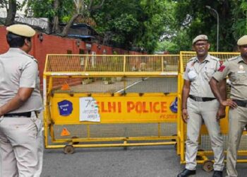 दिल्ली में बड़े आतंकी हमले की साजिश नाकाम, ISI के 9 एजेंट गिरफ्तार, हथियार बरामद