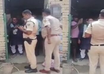 पूर्व विधायक हैं तो किसी का घर कब्जा करेंगे…………