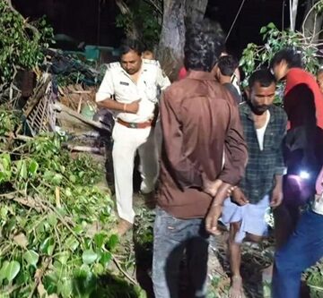 बिहार में मौसम का दोहरा मिजाज ,सीतामढ़ी में आंधी बारिश के बाद पेड़ गिरने से एक ही परिवार के पांच लोगों की मौत…………….