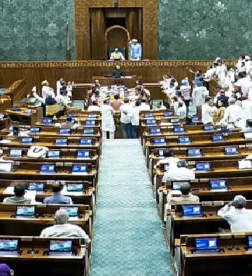 दो दिन की मैराथन चर्चा के बाद लोकसभा से पास हुआ परीक्षा संशोधन बिल