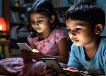 बच्चों का बचपन लाइक्स-व्यूज के बीच…………………