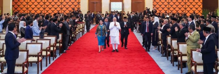 इतिहास में इकलौते नेता; इंडोनेशिया के सर्वोच्च सम्मान से नवाजे गए पीएम मोदी, कहा आतंकवाद जैसे मुद्दों पर हम हमेशा एक साथ खड़े रहे हैं. ………………..