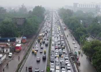 18 राज्यों में मानसून का ‘आफतकाल’,उत्तराखंड में लैंडस्लाइड से 1000 लोग फंसे……
