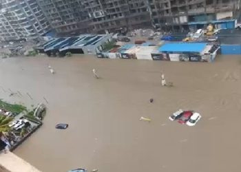 मुंबई की जानलेवा बारिश ,बरसात ने बरपाया कहर ,हादसों में आठ की मौत……………………