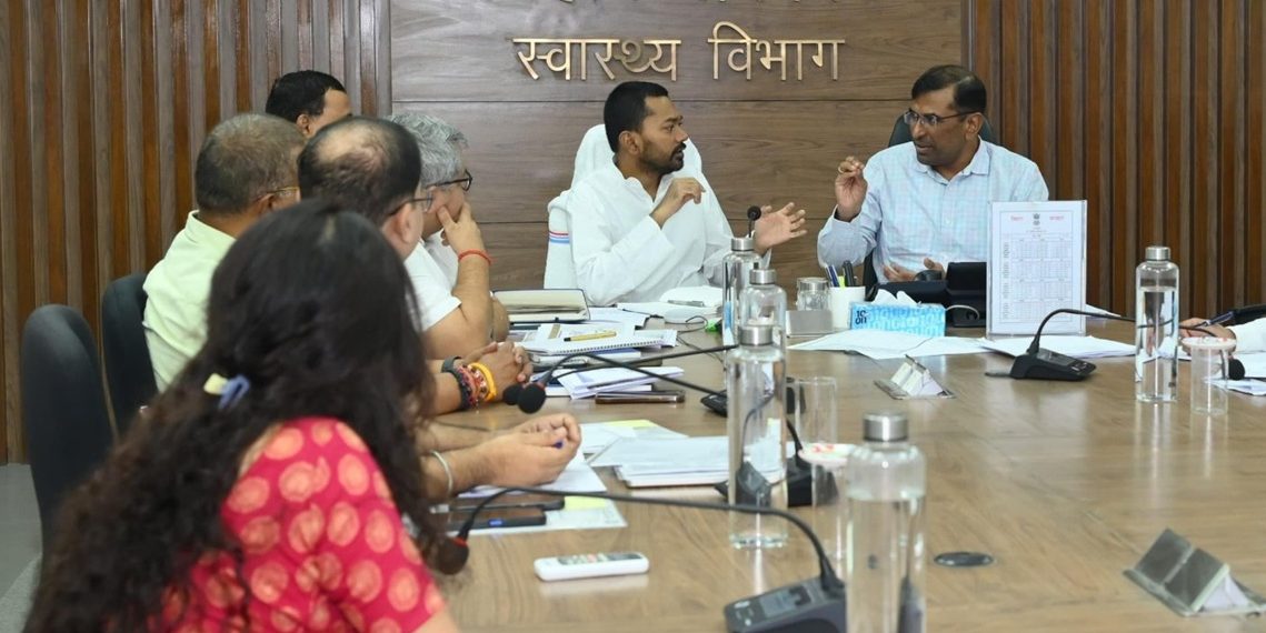 स्वास्थ्य मंत्री ने पटना के प्रमुख चिकित्सा संस्थानों के साथ की समीक्षा बैठक दिए कई अहम निर्देश…………