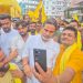 एक आदमी खड़ा है और पूरी BJP कांप रही है……………