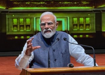 बच्चों को भड़काने के बजाय उन्हें सही रास्ता दिखाएं ,पेपर लीक दोबारा नहीं होना चाहिए …………………