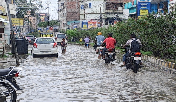 बिहार में झमाझम बारिश का दौर जारी , राज्य के 26 जिलों में बारिश का ऑरेंज अलर्ट जारी……