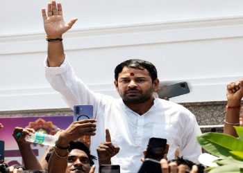 आखिर क्यों तेज प्रताप को जेल की सलाखों के पीछे जाना पड़ा?