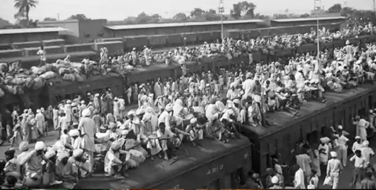 15 अगस्त को आजादी का स्वागत करने वाले 17 अगस्त को अचानक अपने ही घर में बेगाने कैसे हो गये थे ……………..