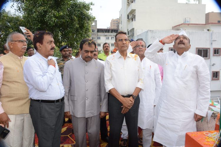 स्वतंत्रता दिवस पर बिहार राज्य धार्मिक न्यास पर्षद कार्यालय में देशभक्ति का उत्साह