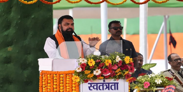 80वां स्वतंत्रता दिवस: पटना के ऐतिहासिक गांधी मैदान में मुख्यमंत्री सम्राट चौधरी ने पहली बार तिरंगा फहराया ………………..