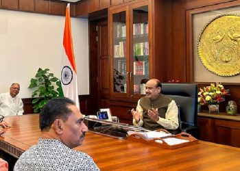 संसद में स्पीकर की चाय का राहुल और खरगे समेत विपक्ष ने किया बहिष्कार, कनिमोझी क्यों आई?