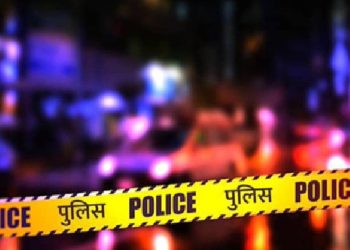 मुंबई के नेवी नगर में नौसैनिक का शव फंदे से लटका मिला, पत्नी और दो बच्चों की भी मौत