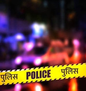 मुंबई के नेवी नगर में नौसैनिक का शव फंदे से लटका मिला, पत्नी और दो बच्चों की भी मौत