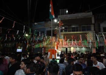 बिहार में आधी रात को फहराया गया तिरंगा…………
