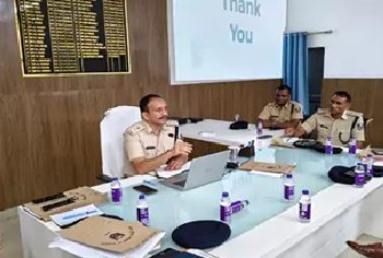 SSP इधर क्राइम मीटिंग ले रहे थे उधर बीच सड़क अपराधियों ने प्रॉपर्टी डीलर को मारी 4 गोली…..