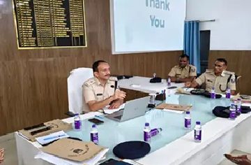 SSP इधर क्राइम मीटिंग ले रहे थे उधर बीच सड़क अपराधियों ने प्रॉपर्टी डीलर को मारी 4 गोली…..