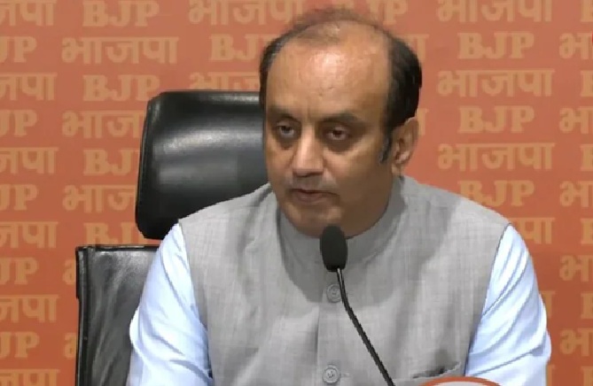 24 घंटे में खुद ही सामने आ गए दिमागी नक्सली………………