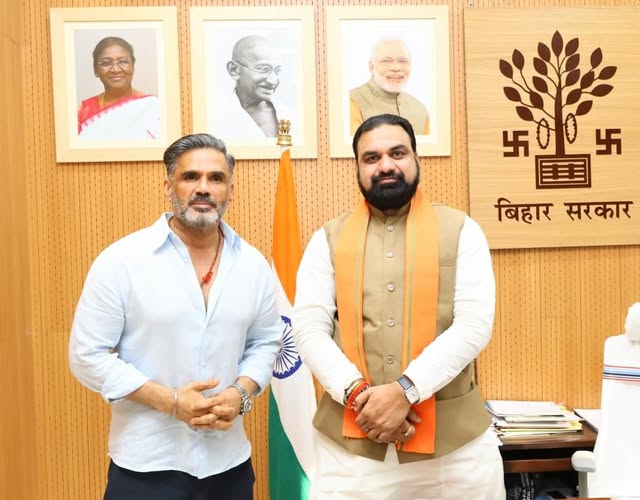 मुख्यमंत्री से मिले अभिनेता सुनील शेट्टी, अक्टूबर से फिल्म की शूटिंग …………